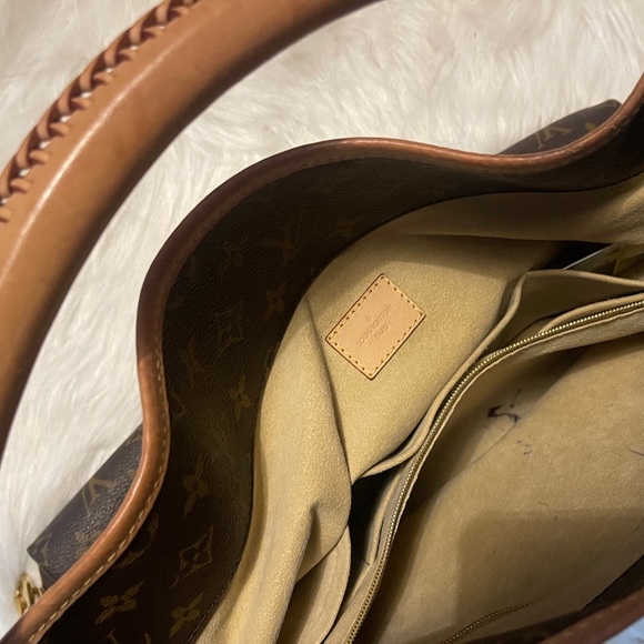 Woman’s Bag - Picture 6 of 15